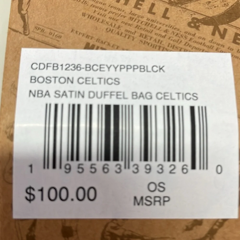 🎄Mitchelle & Ness Boston Celtics NBA Satin Duffel Bag.🎁